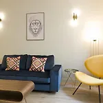 Pick A Flat - Rue De Navarin Apartment / Place Saint Georges